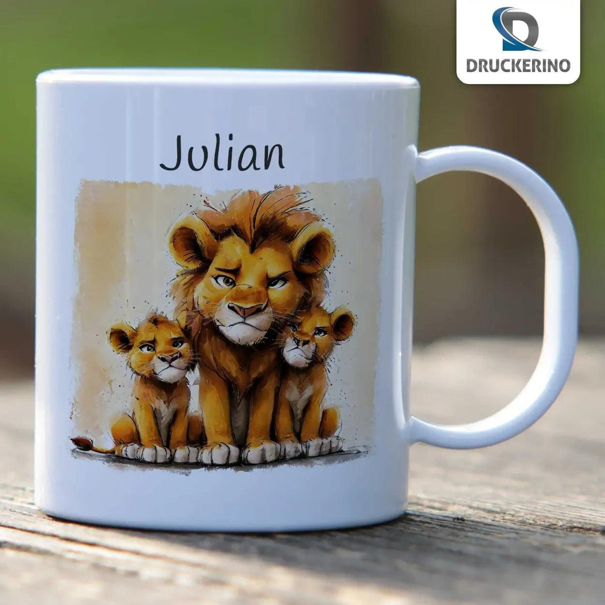 Kindertasse mit Namen | Löwenfamilie Abenteuer - Druckerino