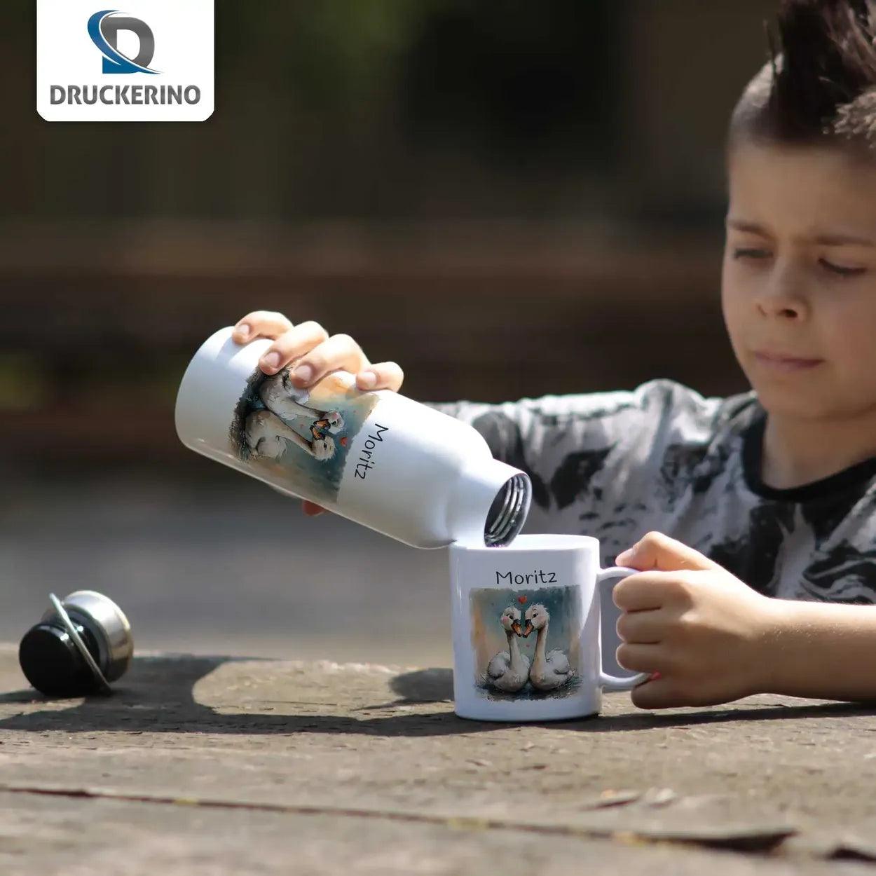 Kindertasse mit Namen | Schwanenfreundschaft - Druckerino