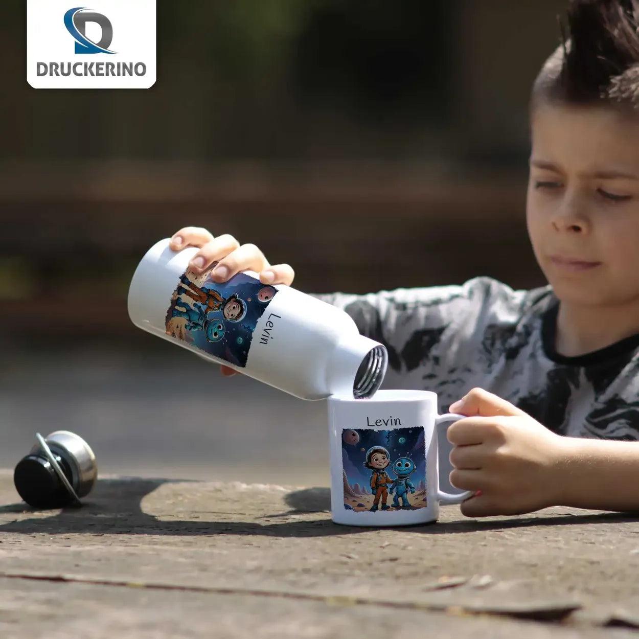 Kindertasse mit Namen | Weltraumabenteurer - Druckerino