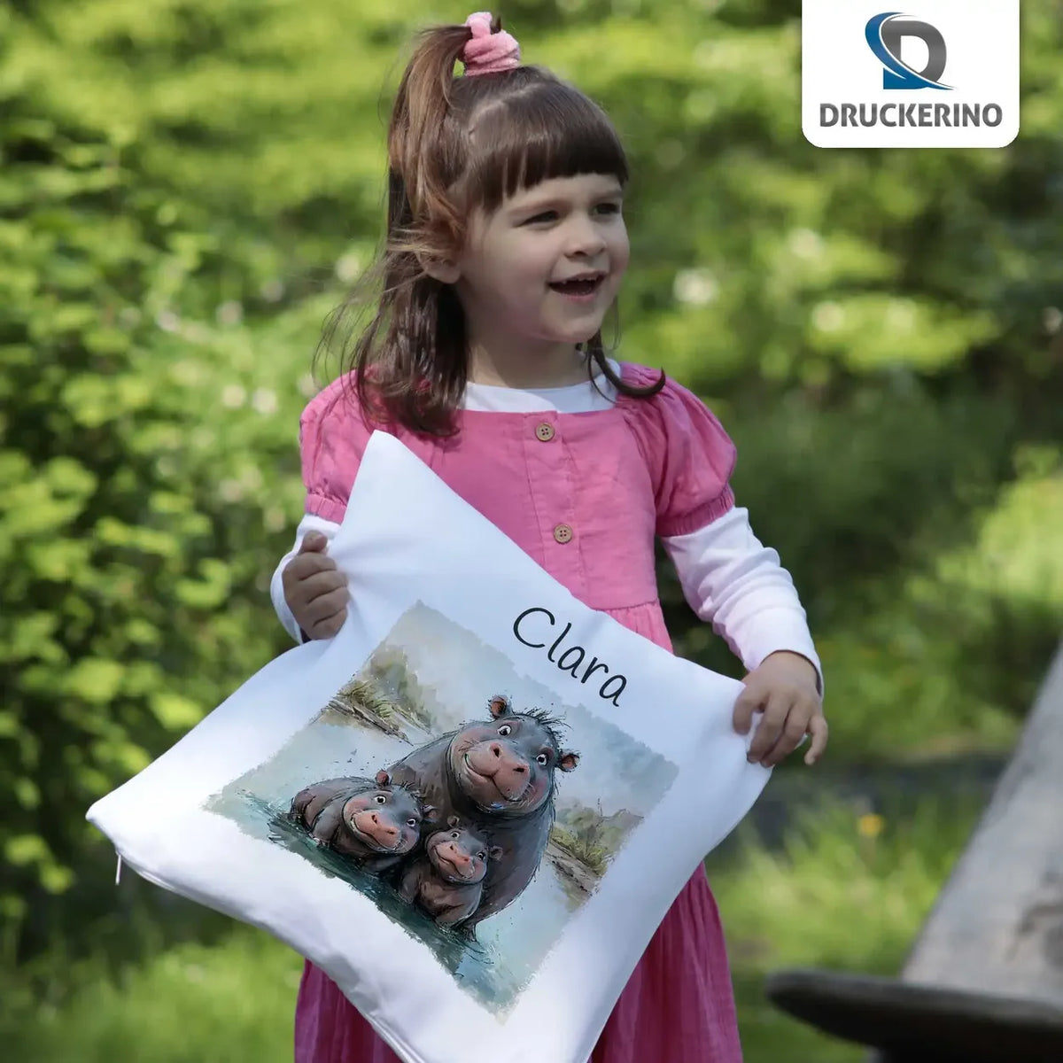 Traumhafte Flusspferdfamilie Kissen für Kinder mit Namen personalisiert