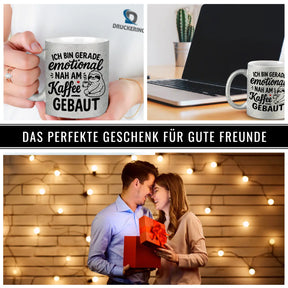 Glitzertasse Ich bin gerade emotional nah am Kaffee gebaut Tasse mit Spruch