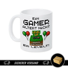 Gaming Tasse Ein Gamer altert nicht er levelt  Geschenk für Zocker Schneller Versand per DHL
